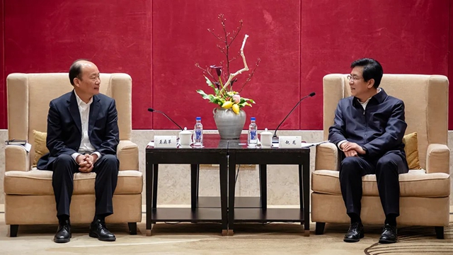 莫鼎革拜會(huì)福建省委副書(shū)記、省長(zhǎng)趙龍