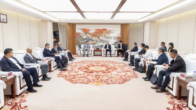 莫鼎革會見阿布扎比國家石油公司TA’ZIZ首席執行官馬沙爾?薩烏德?阿爾金迪