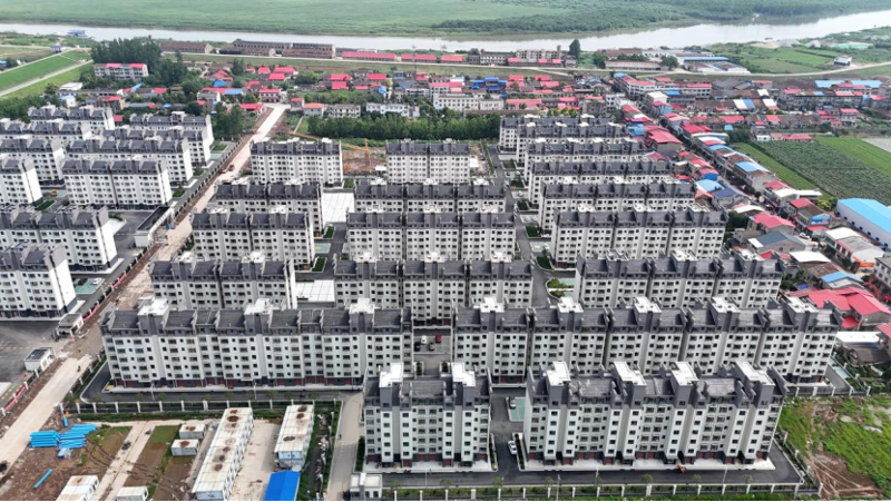 聚焦“135”  沖刺“全年紅”⑦丨以鐵軍擔(dān)當(dāng)書寫華容縣團(tuán)洲垸災(zāi)后重建“安居答卷”